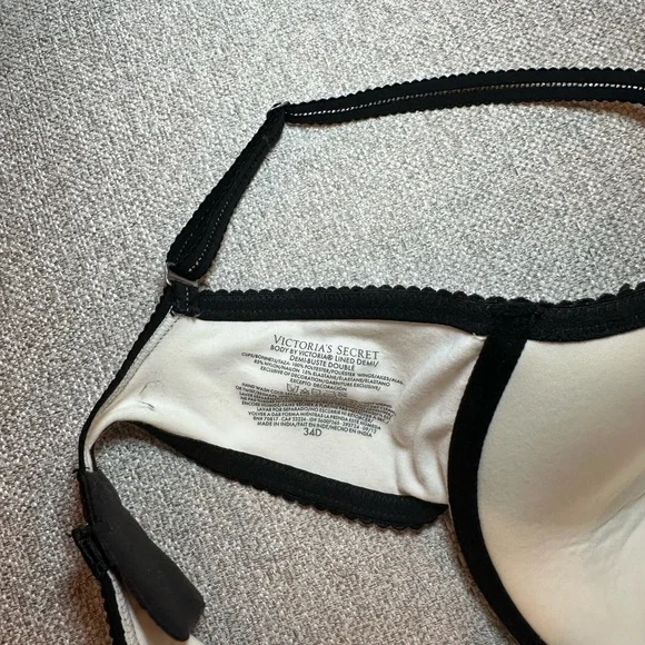 Victoria's Secret Bundle - Picture 5 of 9